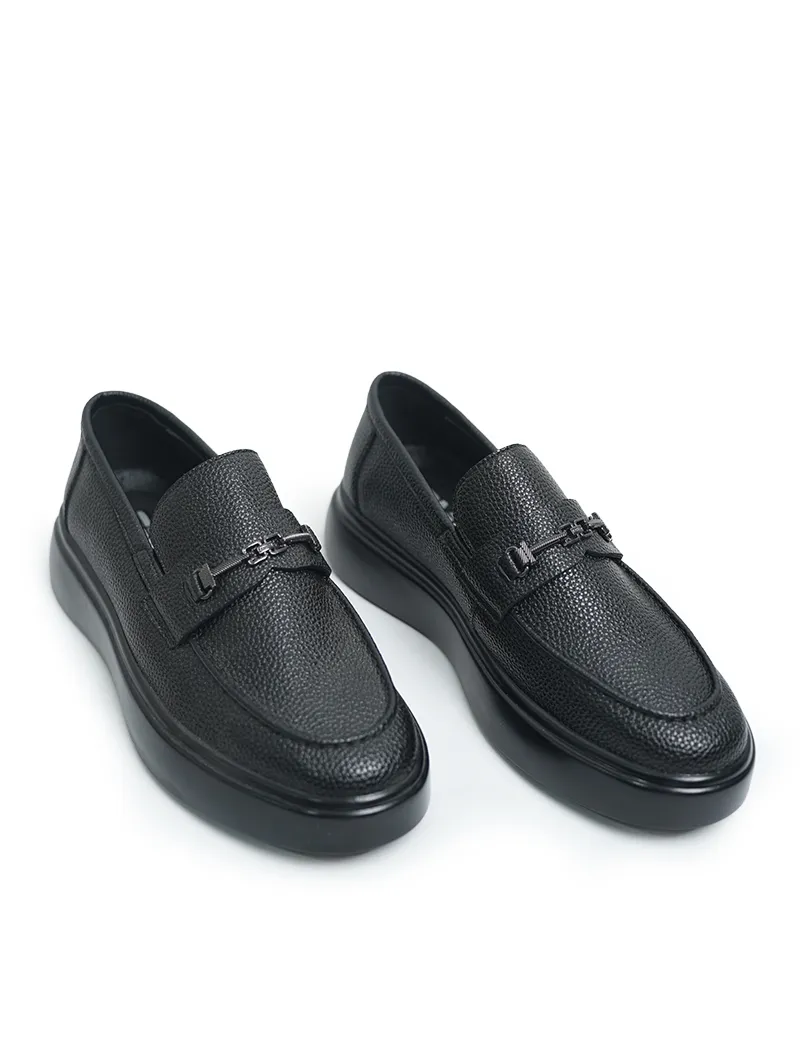 mocassin